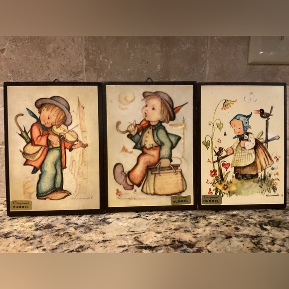 Hummel Original Art Plaques with Vibrant Illustrations Set of 3 - Picture 1 of 5